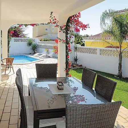 Carvoeiro Sleeps 6 Air Con Wifi Villa *